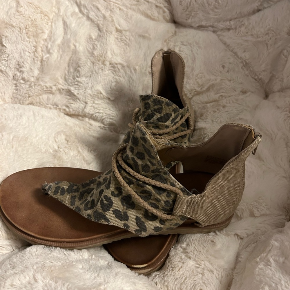 Leopard Sandals - Picture 2 of 3